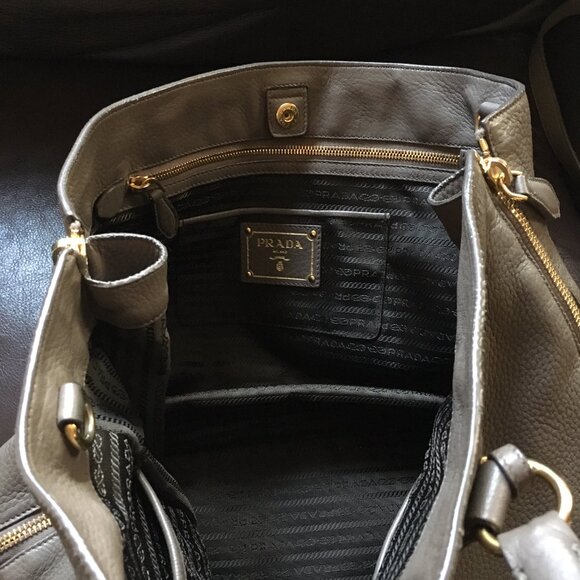 Authentic Prada Vitello Deerskin Extra Large Expandable Gray Tote Bag - Picture 11 of 12